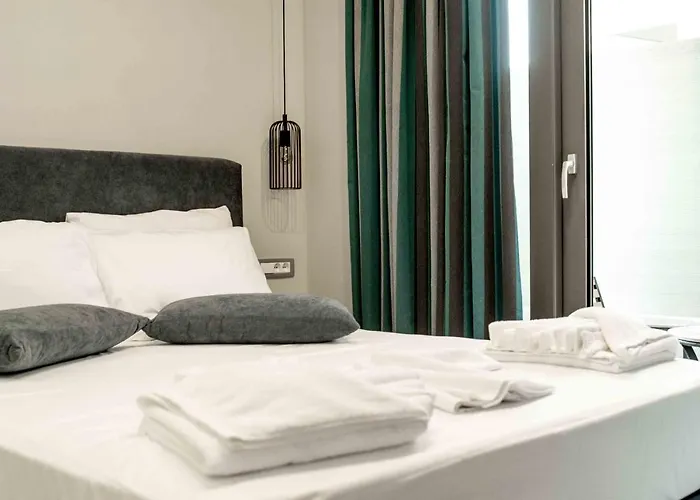 Makis Suite In The City
